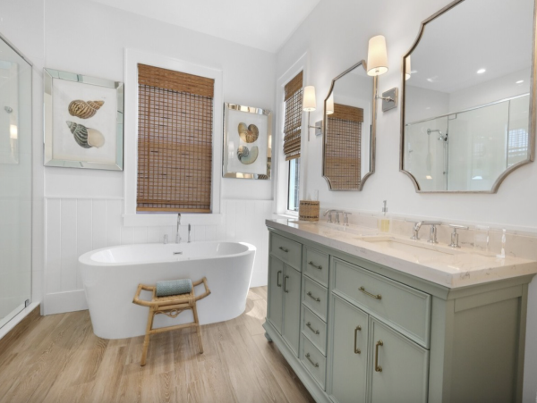 Beachside Four Bedrooms Vacation Home in Anna Maria